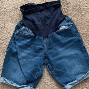 Maternity shorts